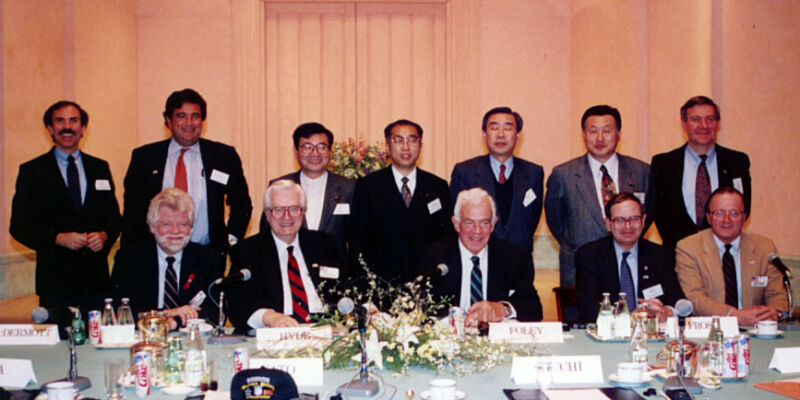 日米議員交流プログラム25周年記念淡島会議(1993)
US-Japan Parliamentary Exchange 25th Anniversary in Awashima Island